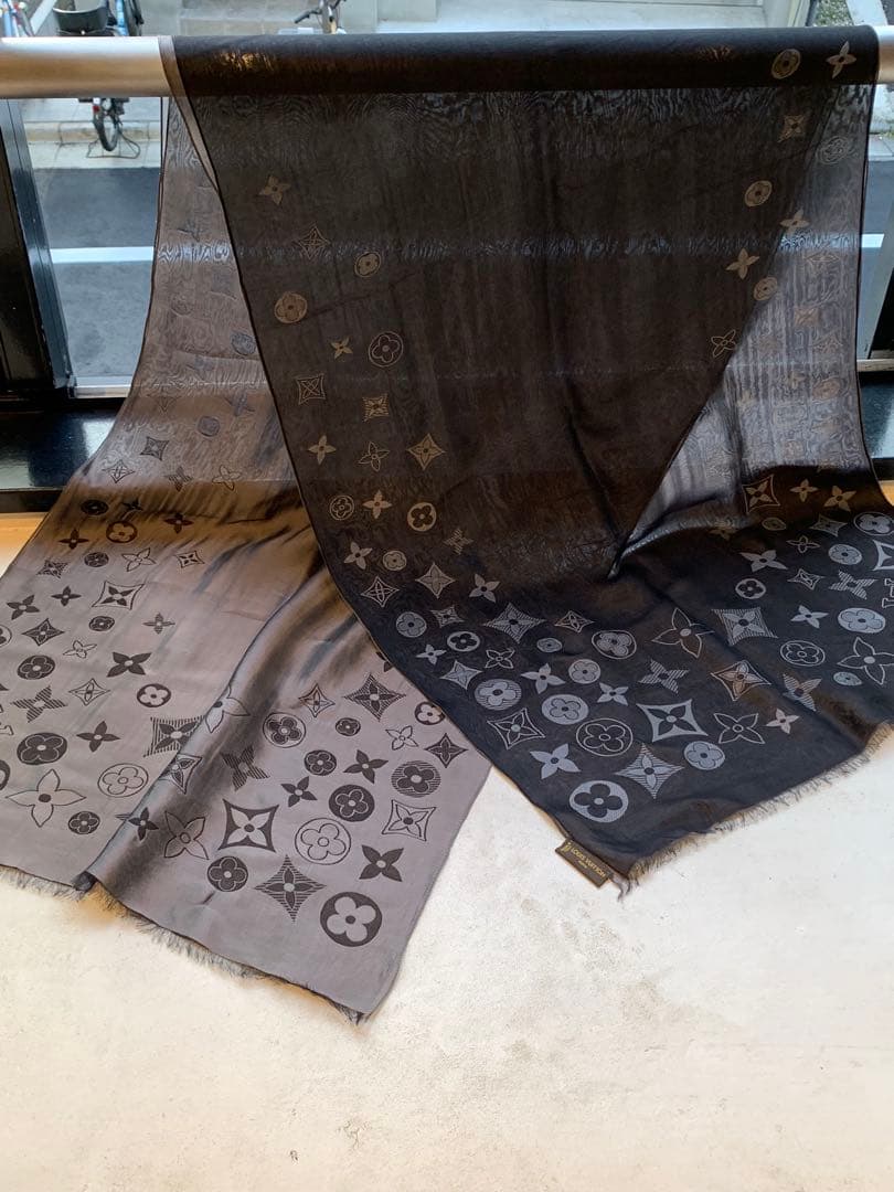 【新品未使用】LouisVuitton ブラック シルク混合ストール モノグラム