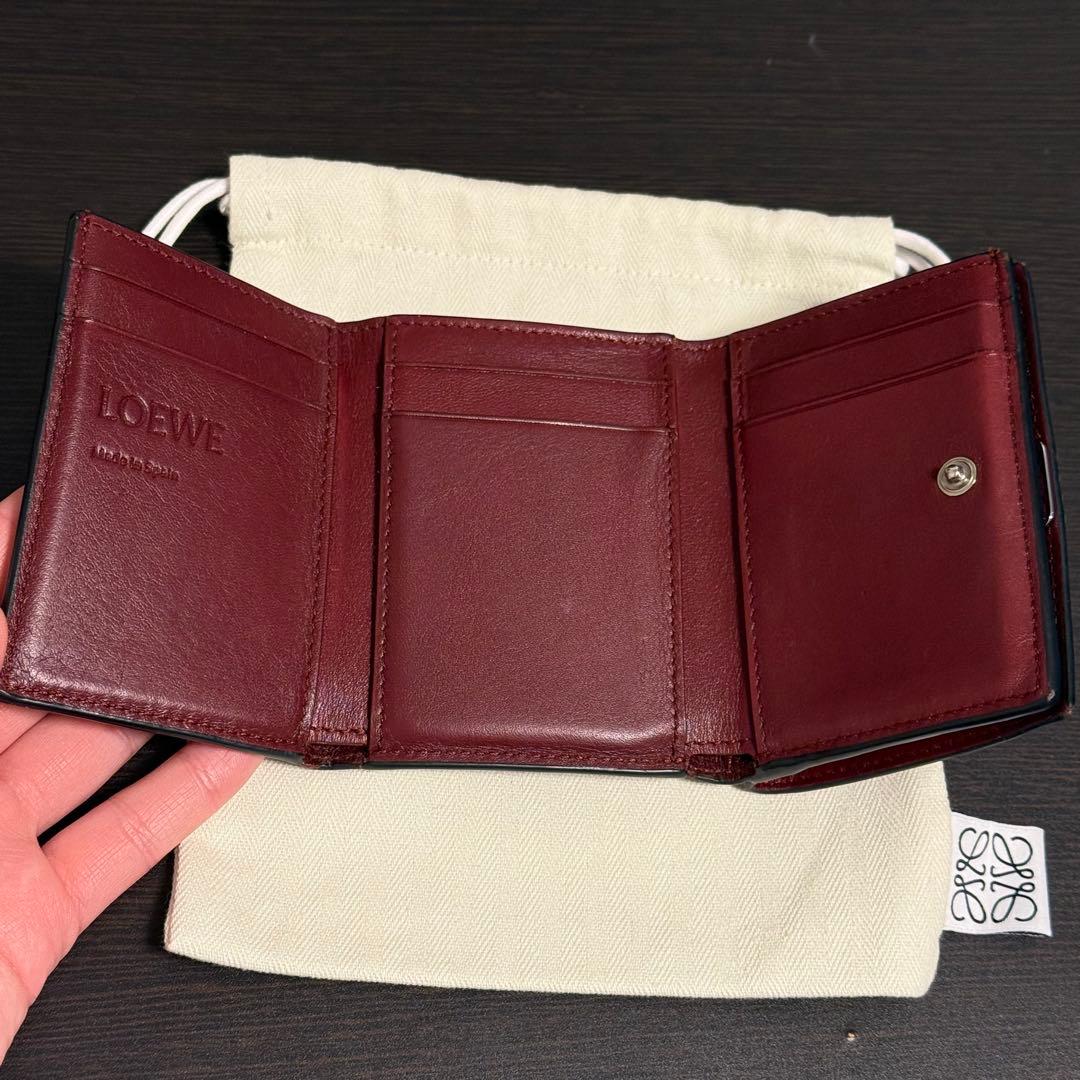 《値下げ》ロエベ アナグラム トライフォールド ウォレット 三つ折り財布 赤系