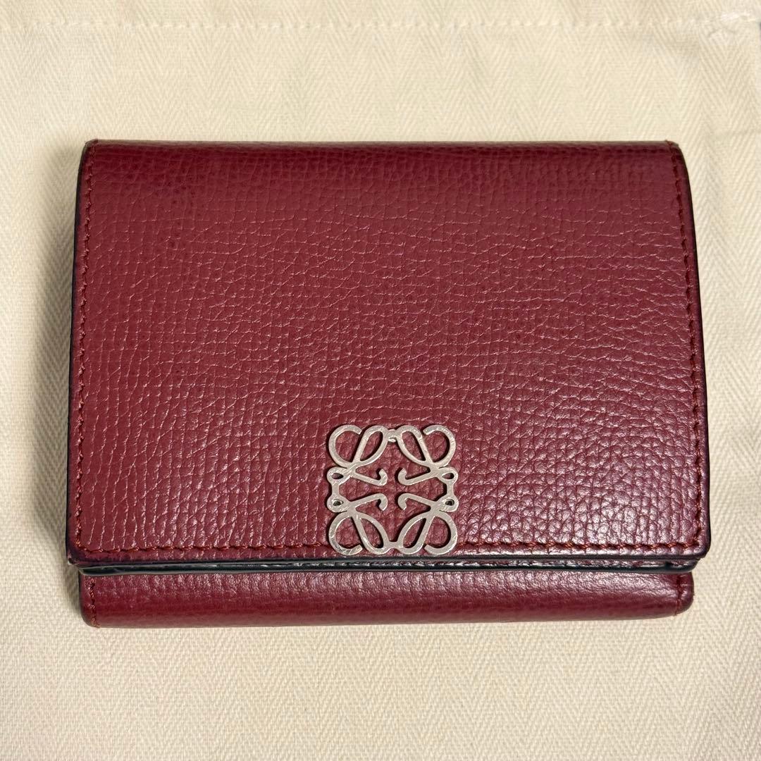 《値下げ》ロエベ アナグラム トライフォールド ウォレット 三つ折り財布 赤系