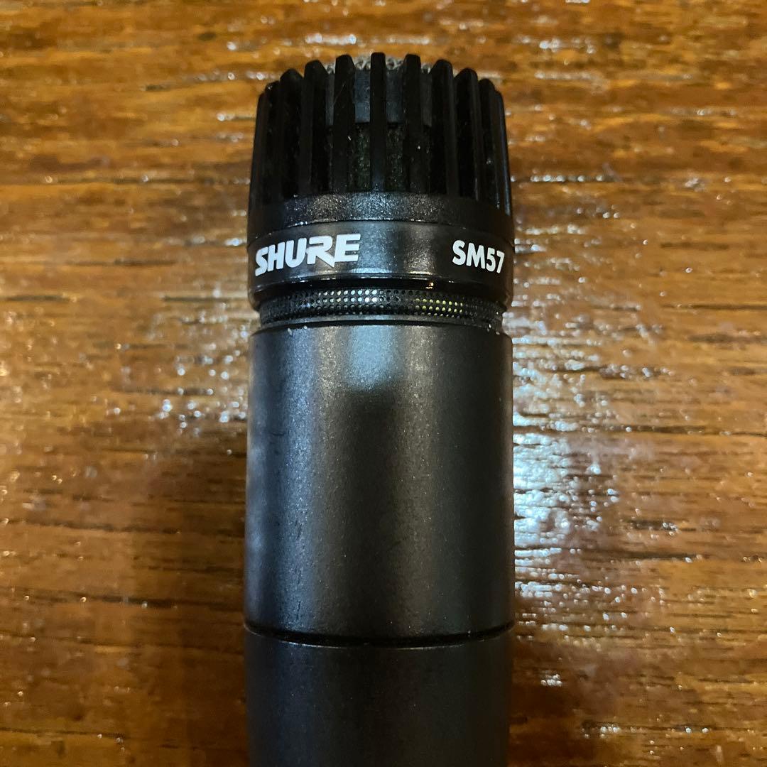 美品！SHURE SM57 ダイナミックマイク ※マイクケーブル1本サービス！