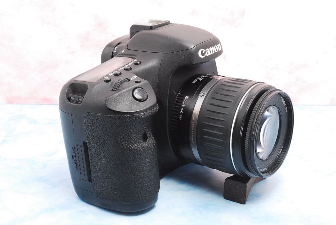 ☆キャノン EOS 7D☆一眼レフカメラ☆卒園式や卒業式にピッタリ☆