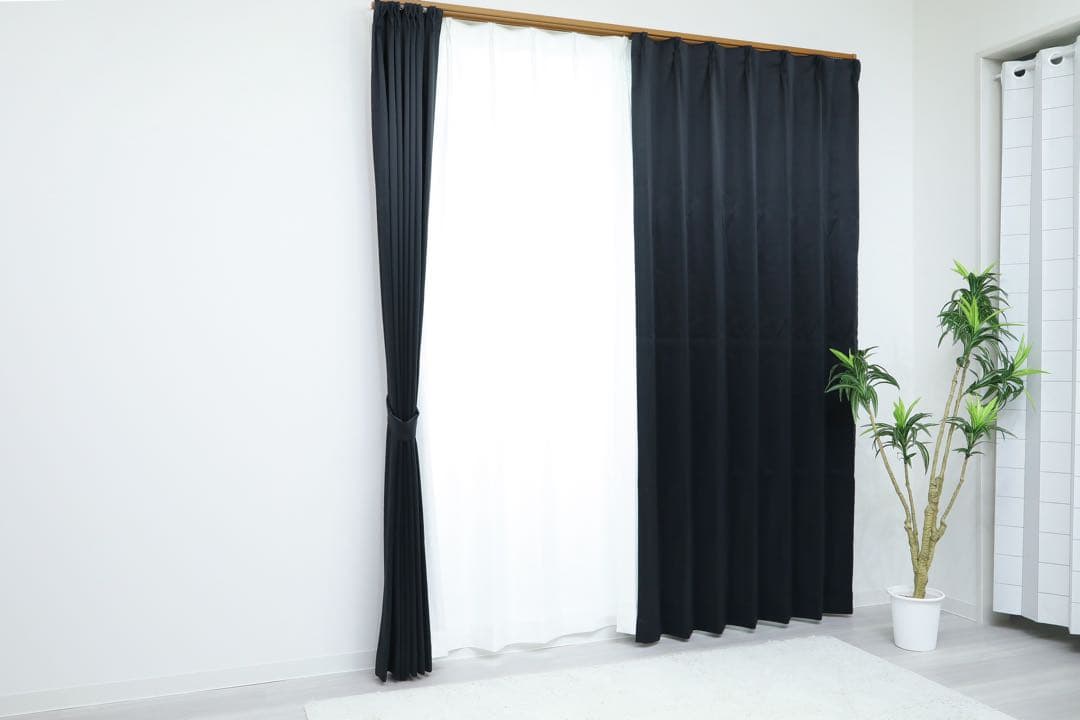 ゆゆゆのゆ　1級遮光防炎　BK 130㎝×190㎝ 2枚