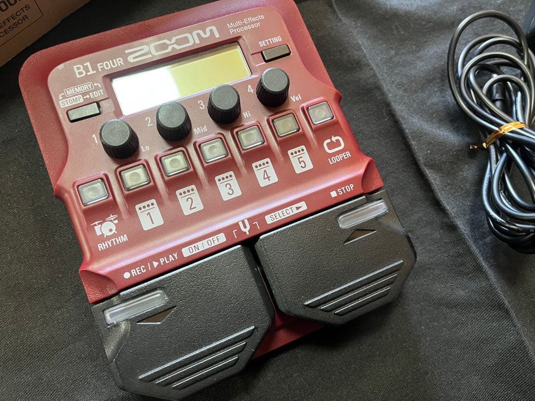 Zoom B1 FOUR ベースエフェクター