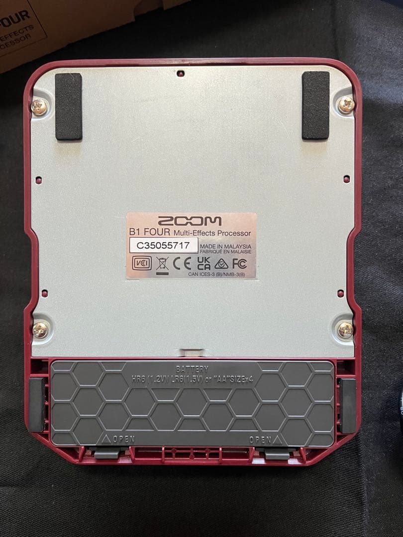 Zoom B1 FOUR ベースエフェクター