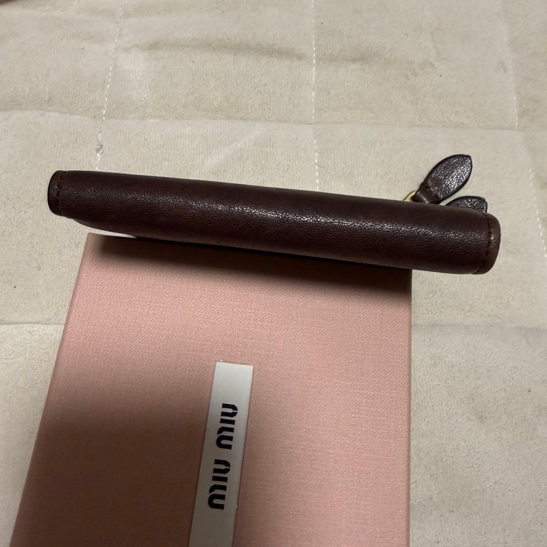 ミュウミュウ　ナッパレザー2つ折り財布　ブラウン　超美品