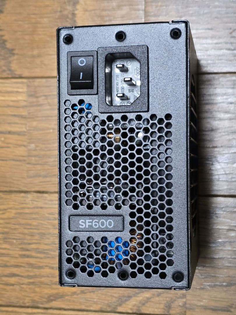 Corsair SF600 Platinum 付属品あり