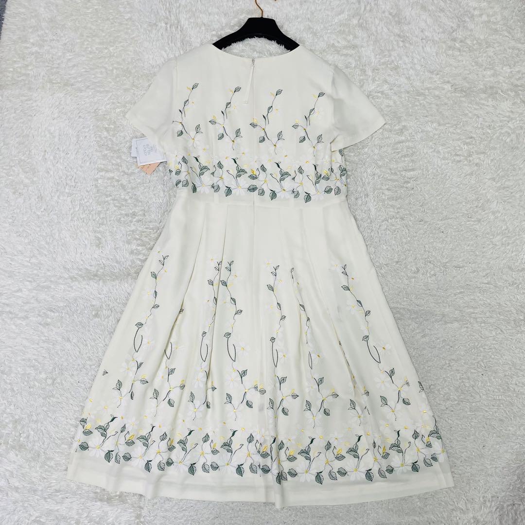 新品タグ付✨希少42✨大きいサイズ　ローズティアラジュエル 花柄刺繍 ワンピース