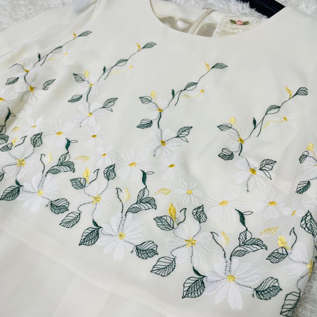 新品タグ付✨希少42✨大きいサイズ　ローズティアラジュエル 花柄刺繍 ワンピース