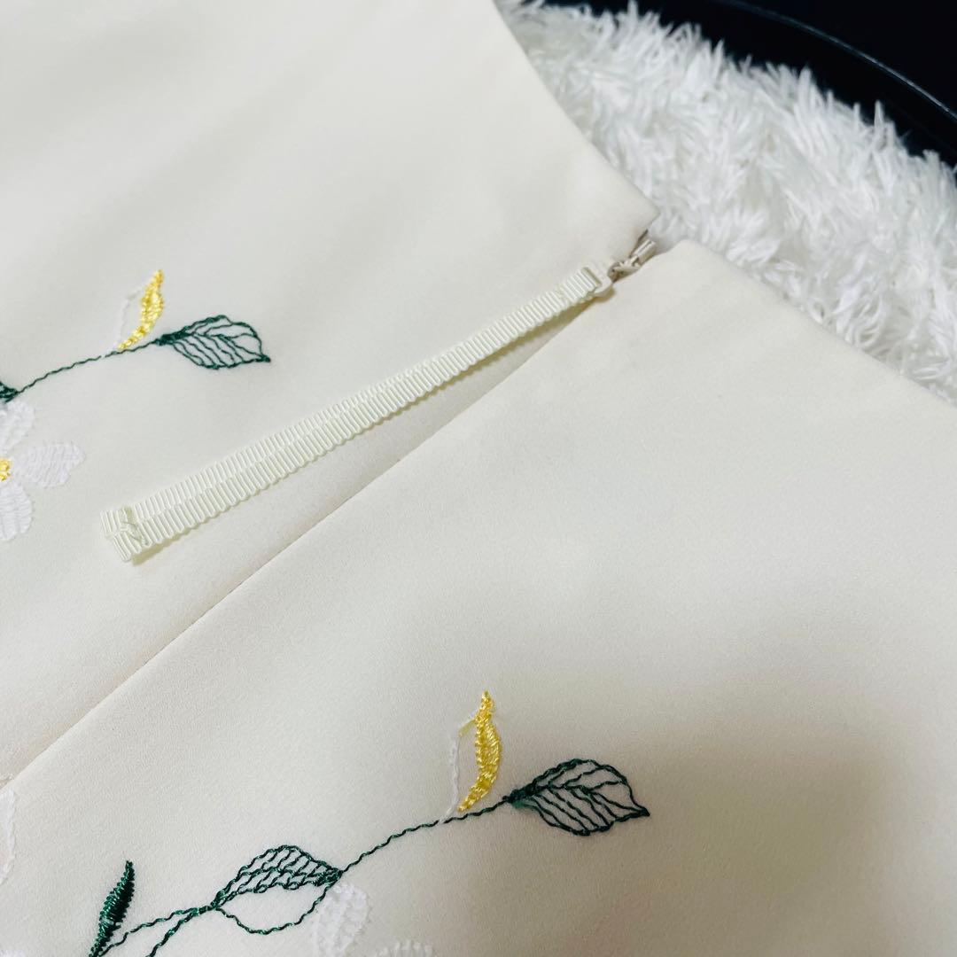 新品タグ付✨希少42✨大きいサイズ　ローズティアラジュエル 花柄刺繍 ワンピース