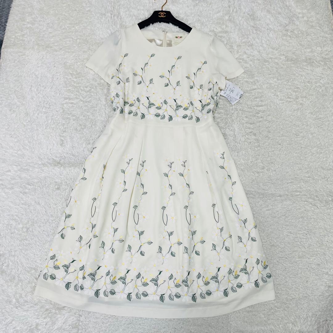 新品タグ付✨希少42✨大きいサイズ　ローズティアラジュエル 花柄刺繍 ワンピース