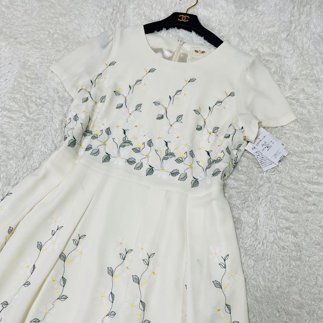 新品タグ付✨希少42✨大きいサイズ　ローズティアラジュエル 花柄刺繍 ワンピース