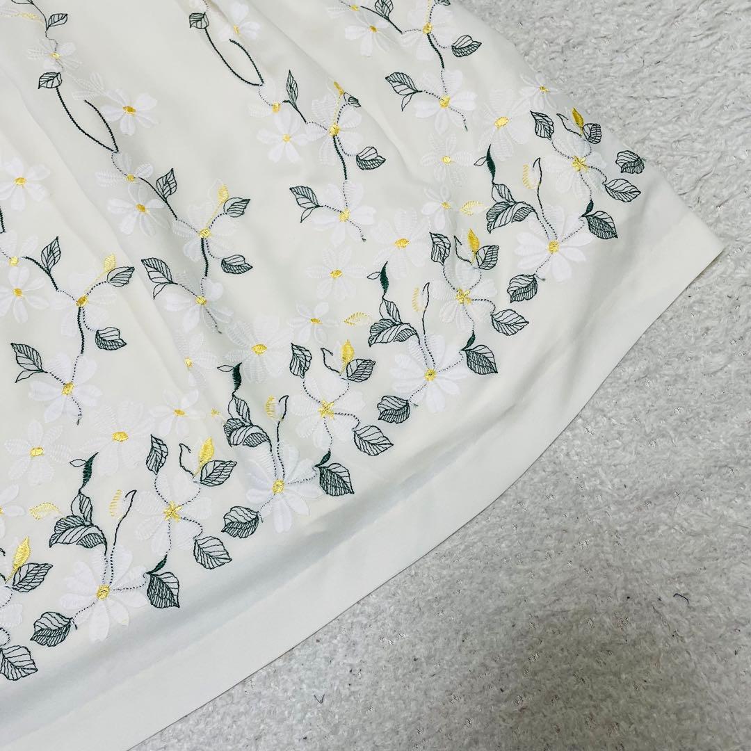 新品タグ付✨希少42✨大きいサイズ　ローズティアラジュエル 花柄刺繍 ワンピース