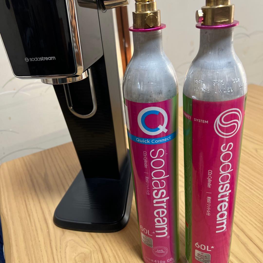 sodastream Art 炭酸水メーカー 本体とボトル2本