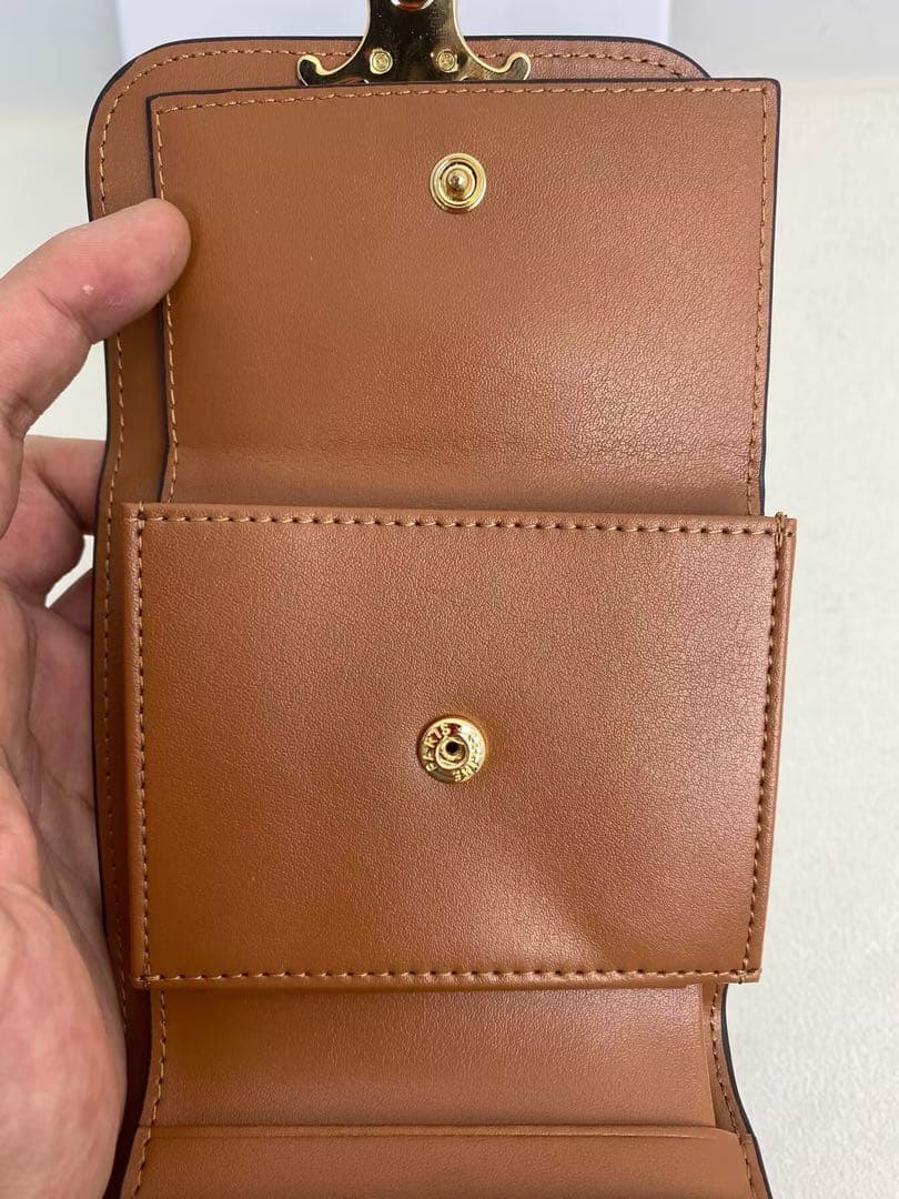 CELINE トリオンフ 三つ折り財布