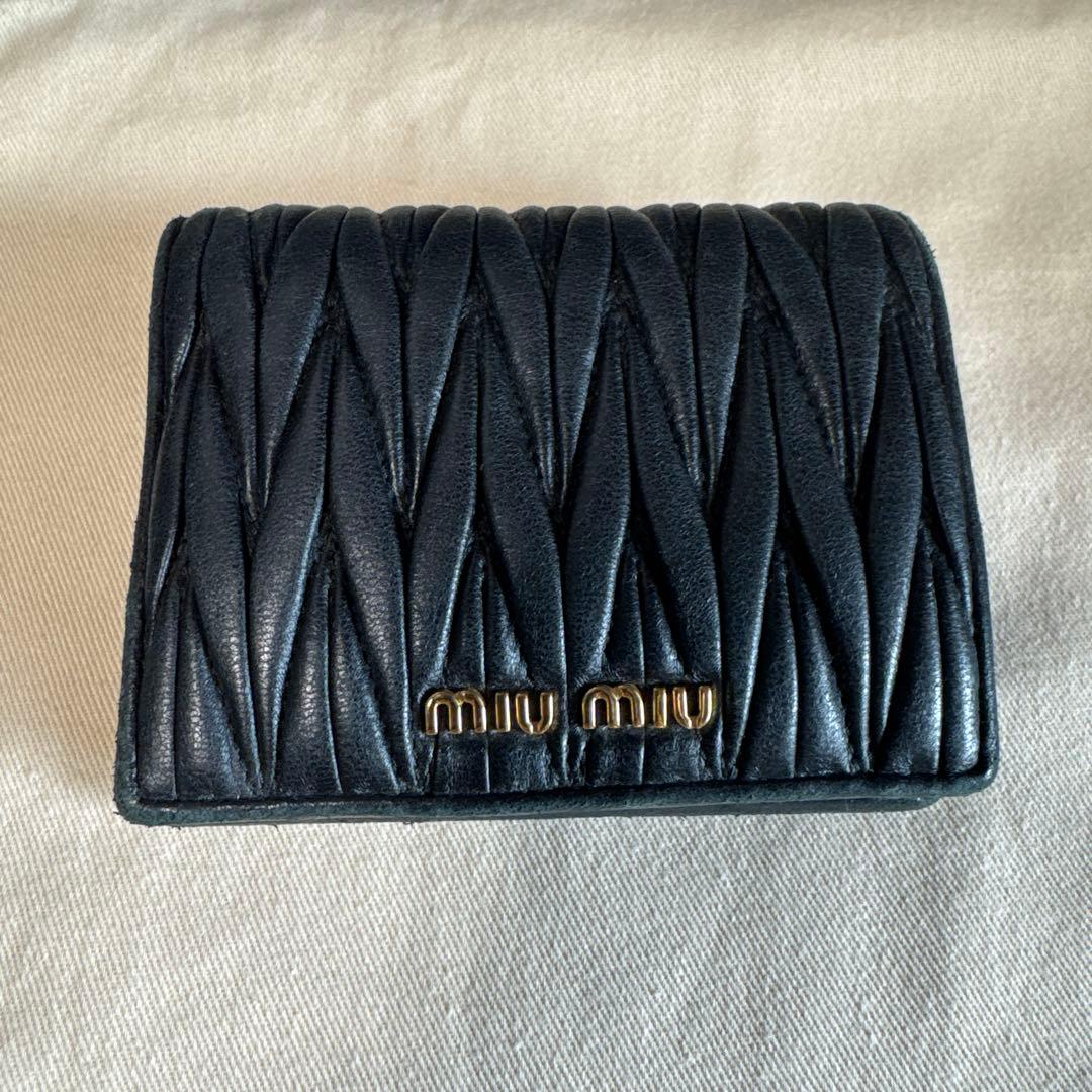 【お値下げ交渉可能】miumiu✨マテラッセ レザー 二つ折り財布（ブラック）