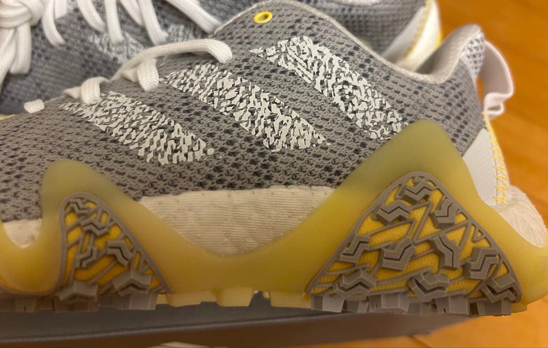 ひろ　adidas ゴルフシューズ グレー/イエロー