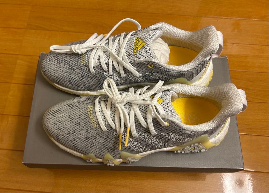 ひろ　adidas ゴルフシューズ グレー/イエロー