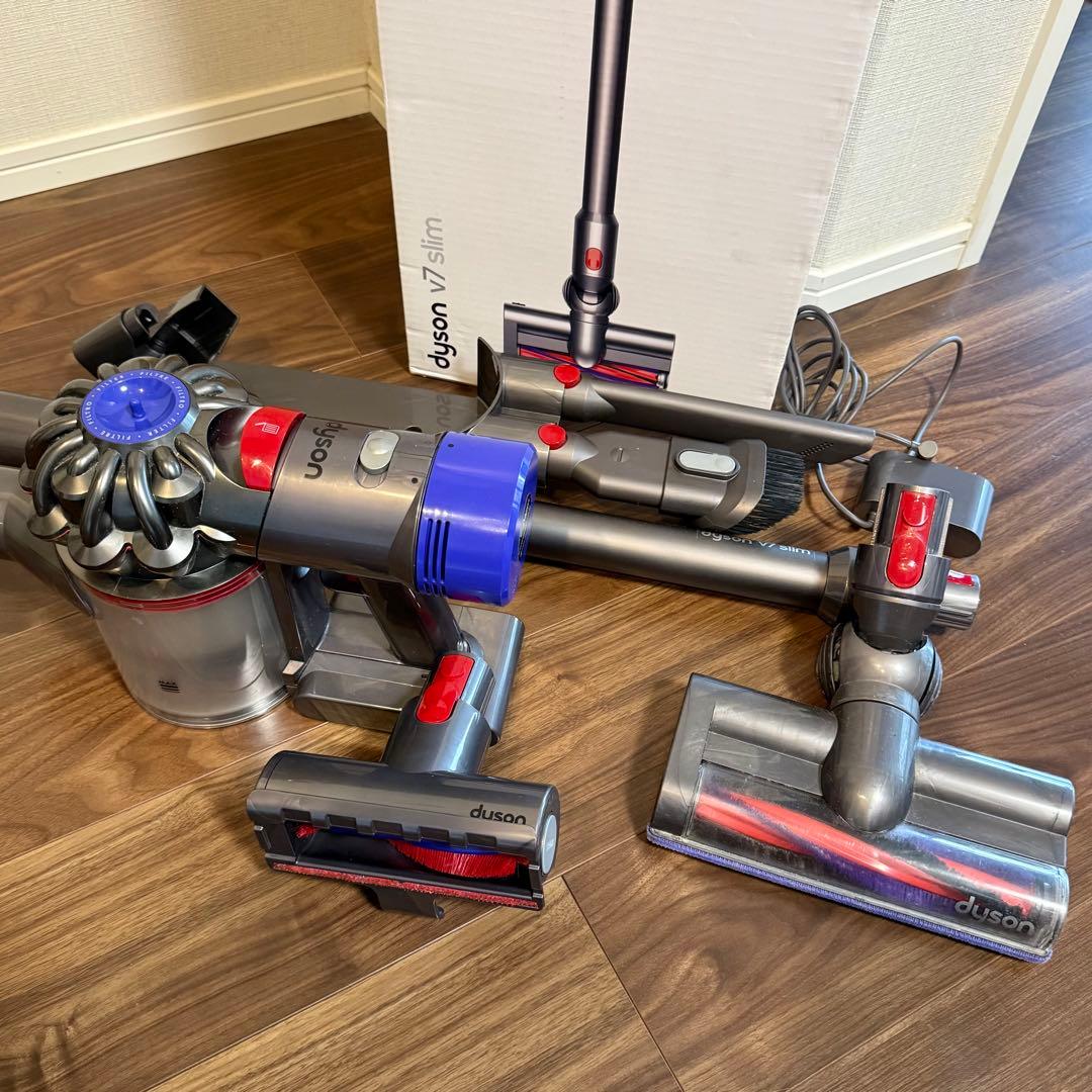 Dyson V7 Slim 付属品一式➕布団クリーナ付き