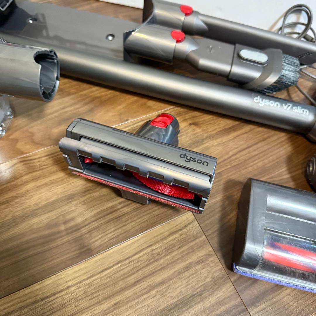 Dyson V7 Slim 付属品一式➕布団クリーナ付き