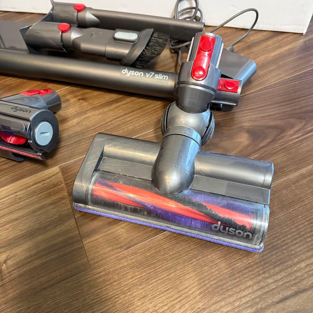 Dyson V7 Slim 付属品一式➕布団クリーナ付き