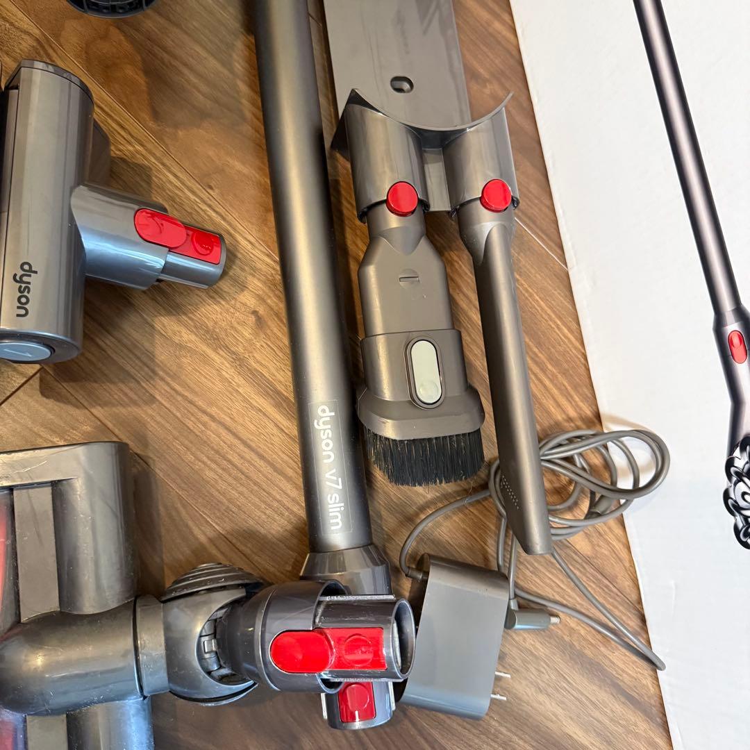 Dyson V7 Slim 付属品一式➕布団クリーナ付き