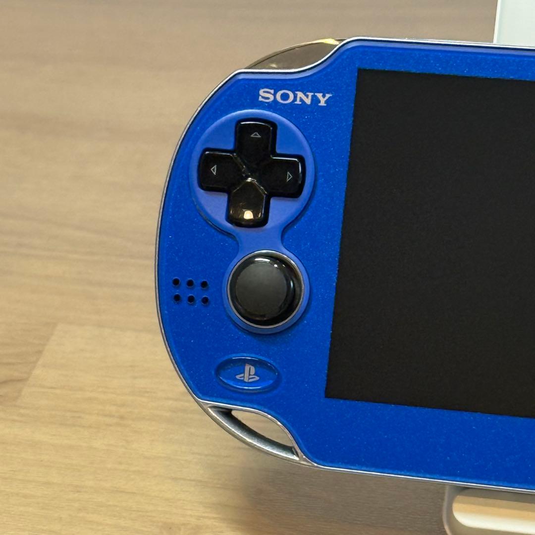6-025【ほぼ未使用】PSVITA PCH-1000 サファイアブルー