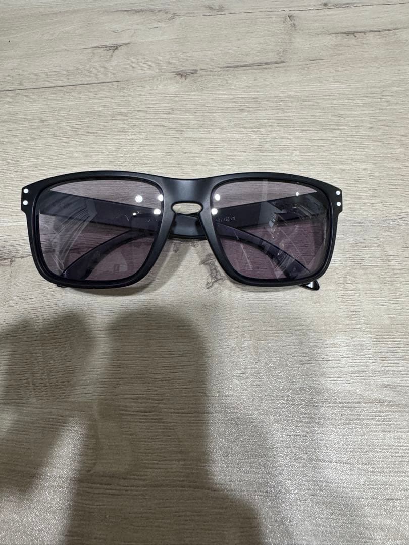 【新品未使用】OAKLEY サングラス ブラックフレーム グレー