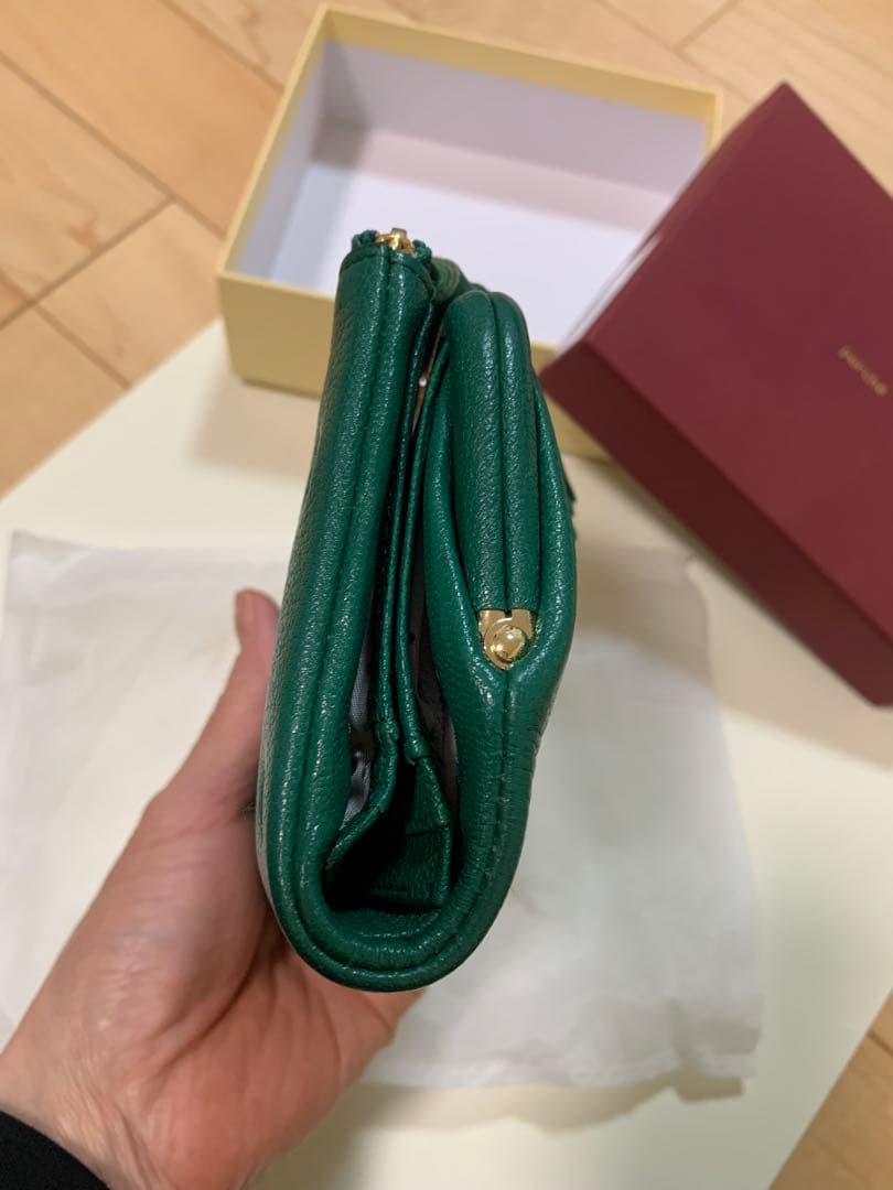 春財布新品同様♦︎ ペルケ perche / アクリル玉がま口2つ折り財布グリーン