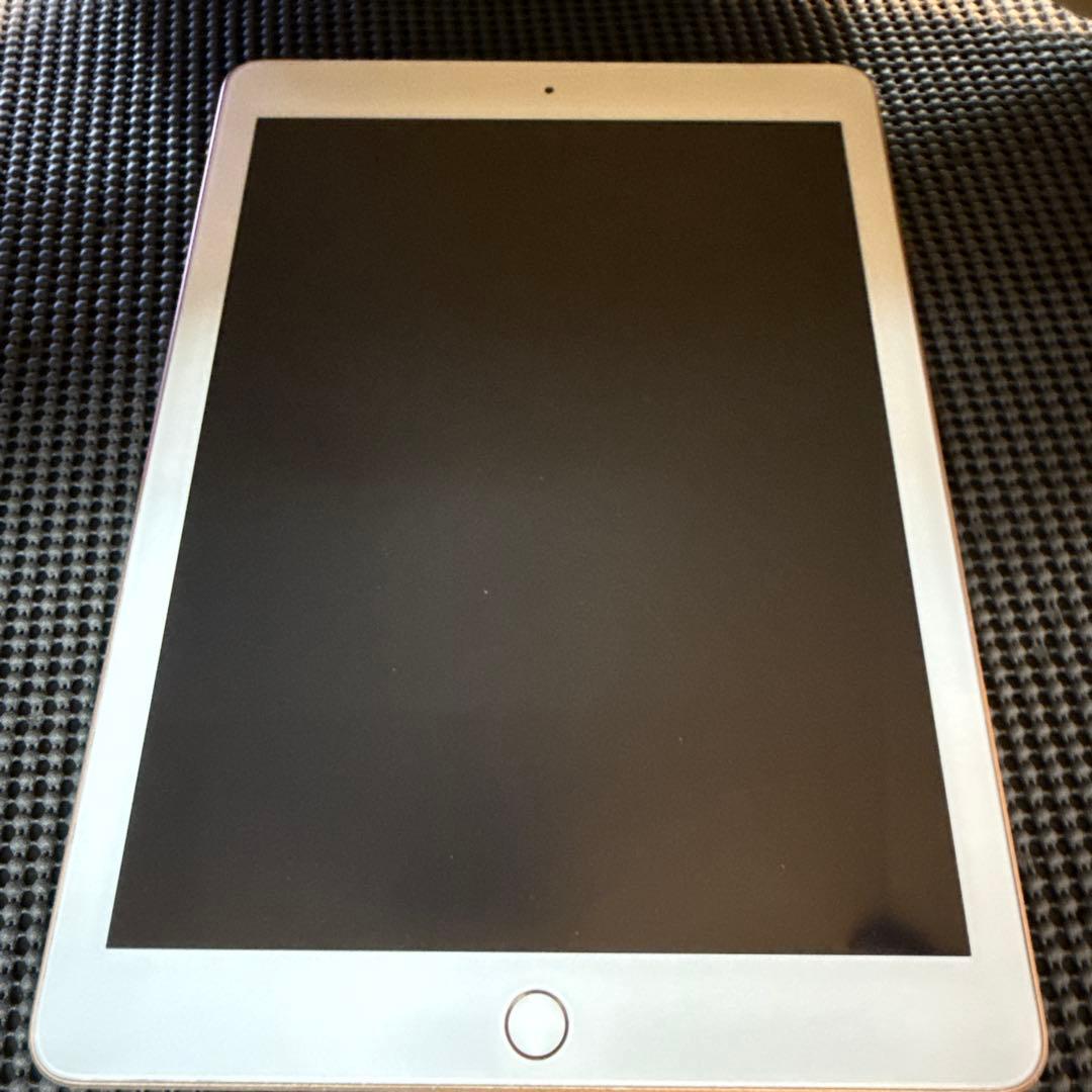 iPad 第6世代 32GB ゴールド Wi-Fi ＋Cellularモデル