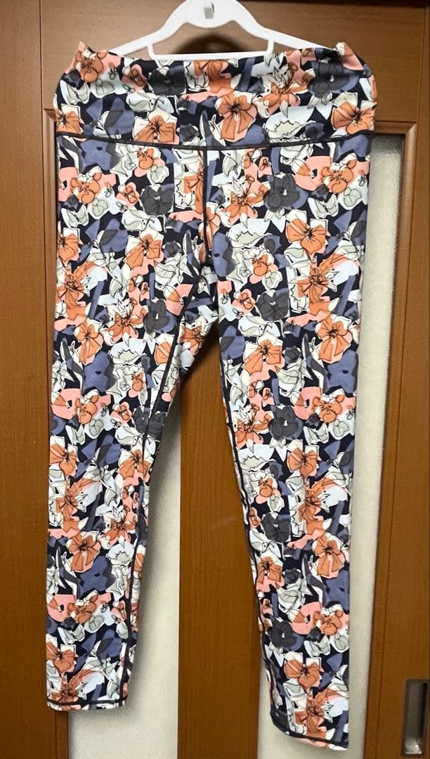 ★美品‼︎ SUKALA ミックスフラワーセパレートタンクトップ＆プリントレギンス