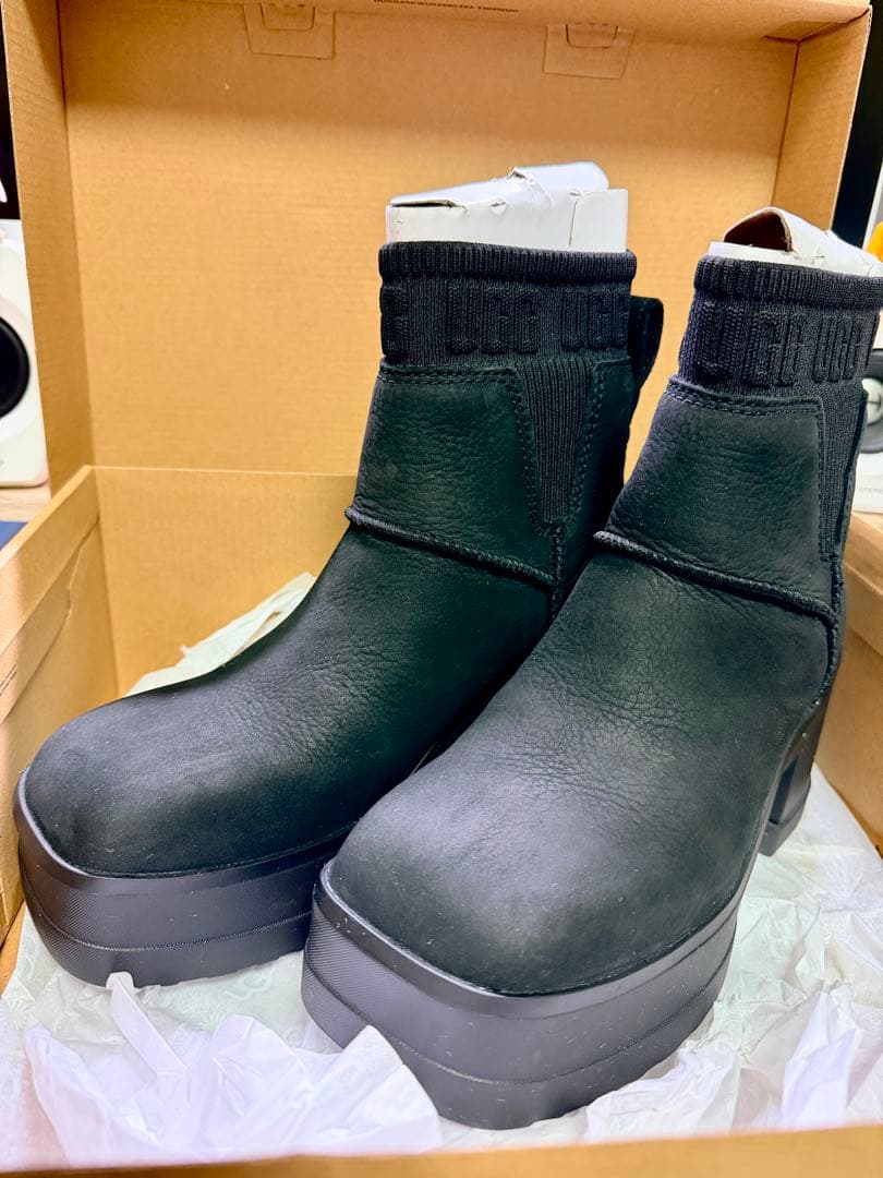 UGG モクシー　チェルシー　ブーツ　ブラック 24.5cm