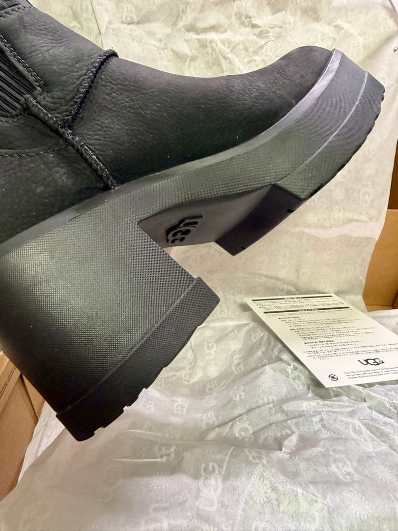 UGG モクシー　チェルシー　ブーツ　ブラック 24.5cm