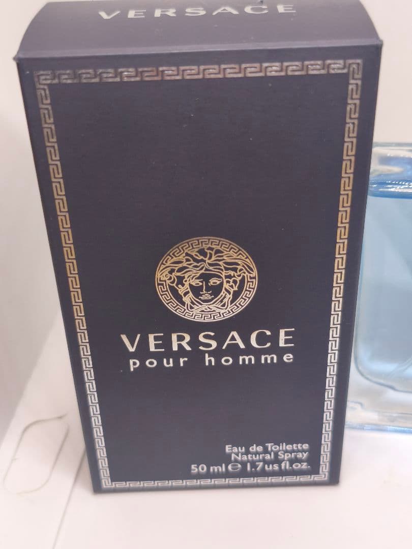 日本語ラベル　ヴェルサーチ　プールオム　オードトワレ　50ml