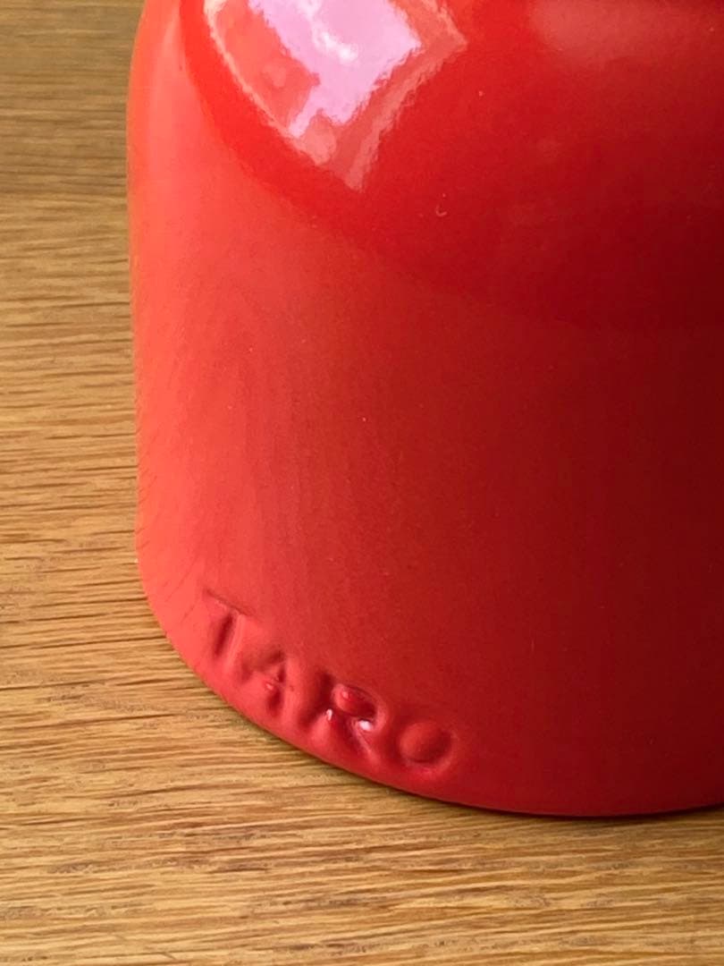 「岡本太郎 座ることを拒否する椅子のオブジェ」陶器製