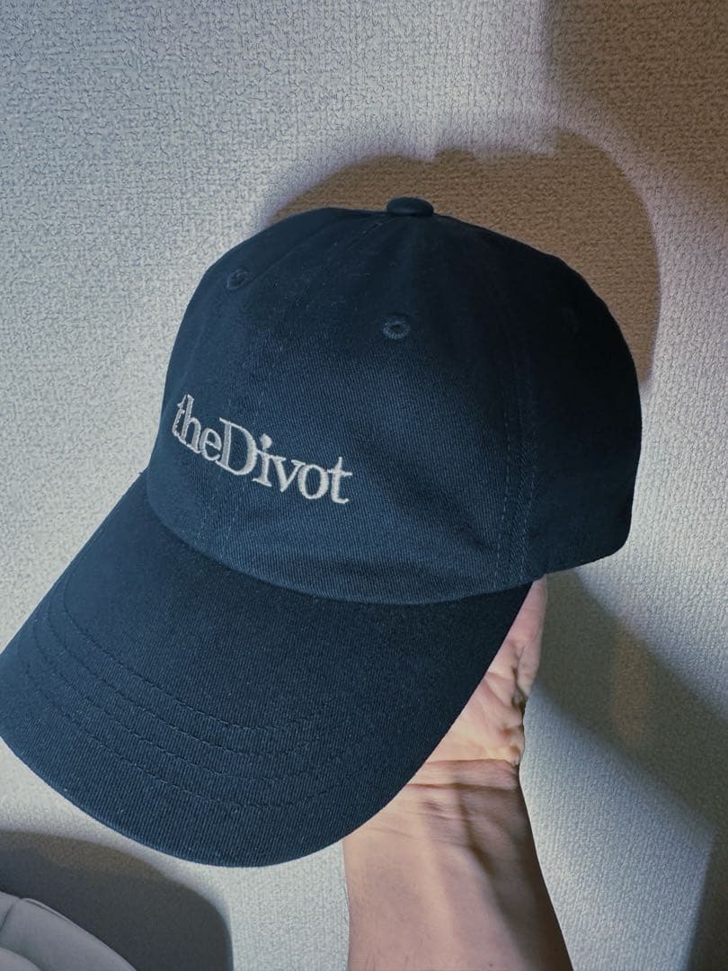 theDivot ロゴ刺繍 キャップ　OVY紹介