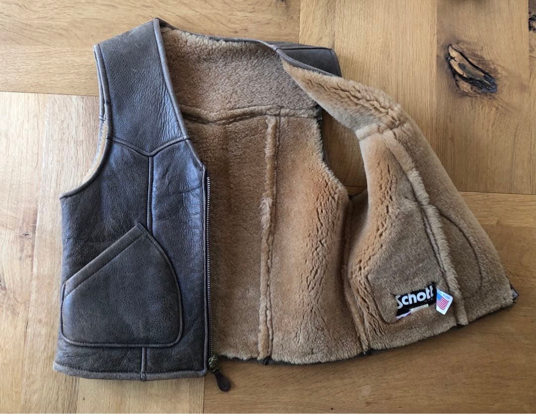 schott ムートンベスト
