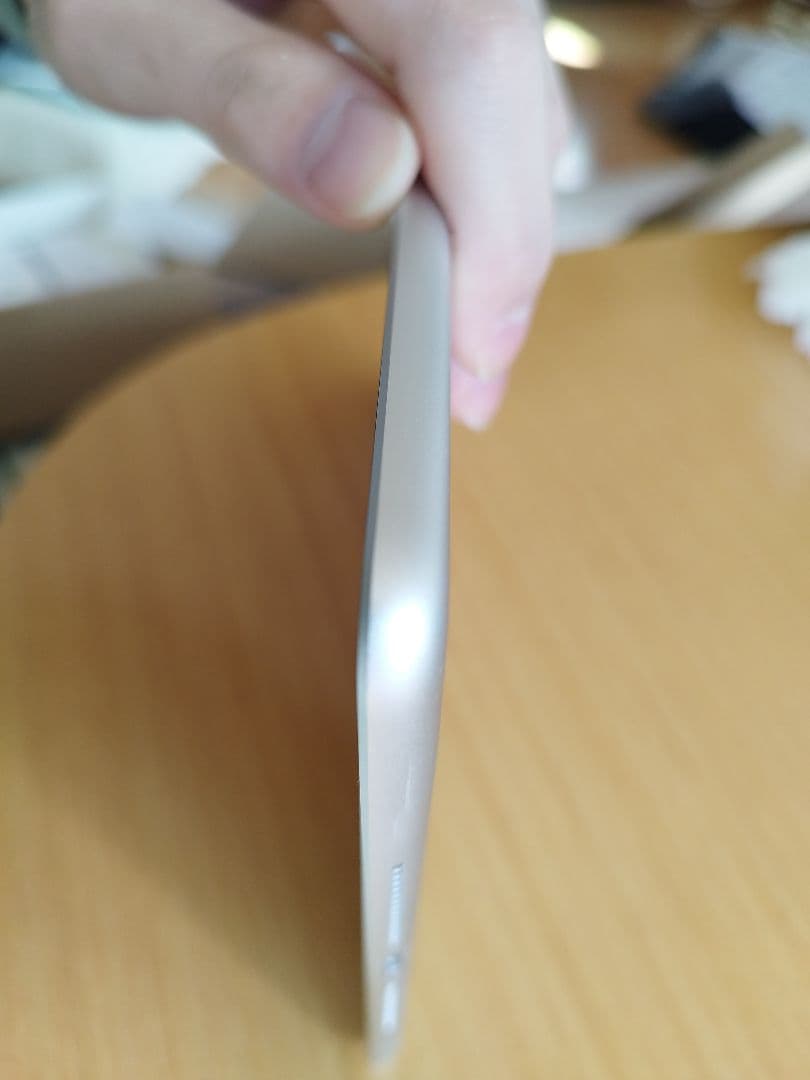 《ななすけ》iPad 第9世代 64GB