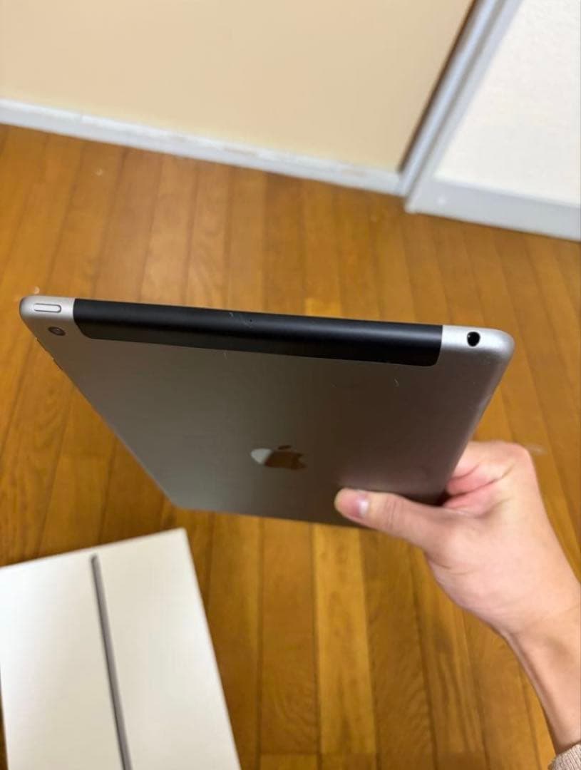 Apple iPad (第5世代) 128GB バテッリ容量95%