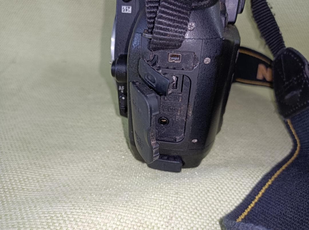 都《FGPWL》NIKON　ニコン　D70S　18-70レンズ　カメラ＋レンズ
