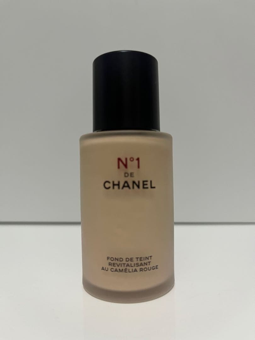 【ほぼ未使用】CHANEL N°1ドゥシャネル フリュイドファンデ B10 箱付