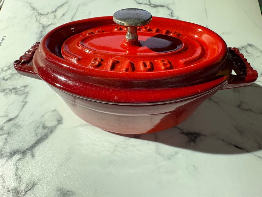k*u様 新品状態　Staub ストウブ　ミニココット　オーバル　11cm チェ