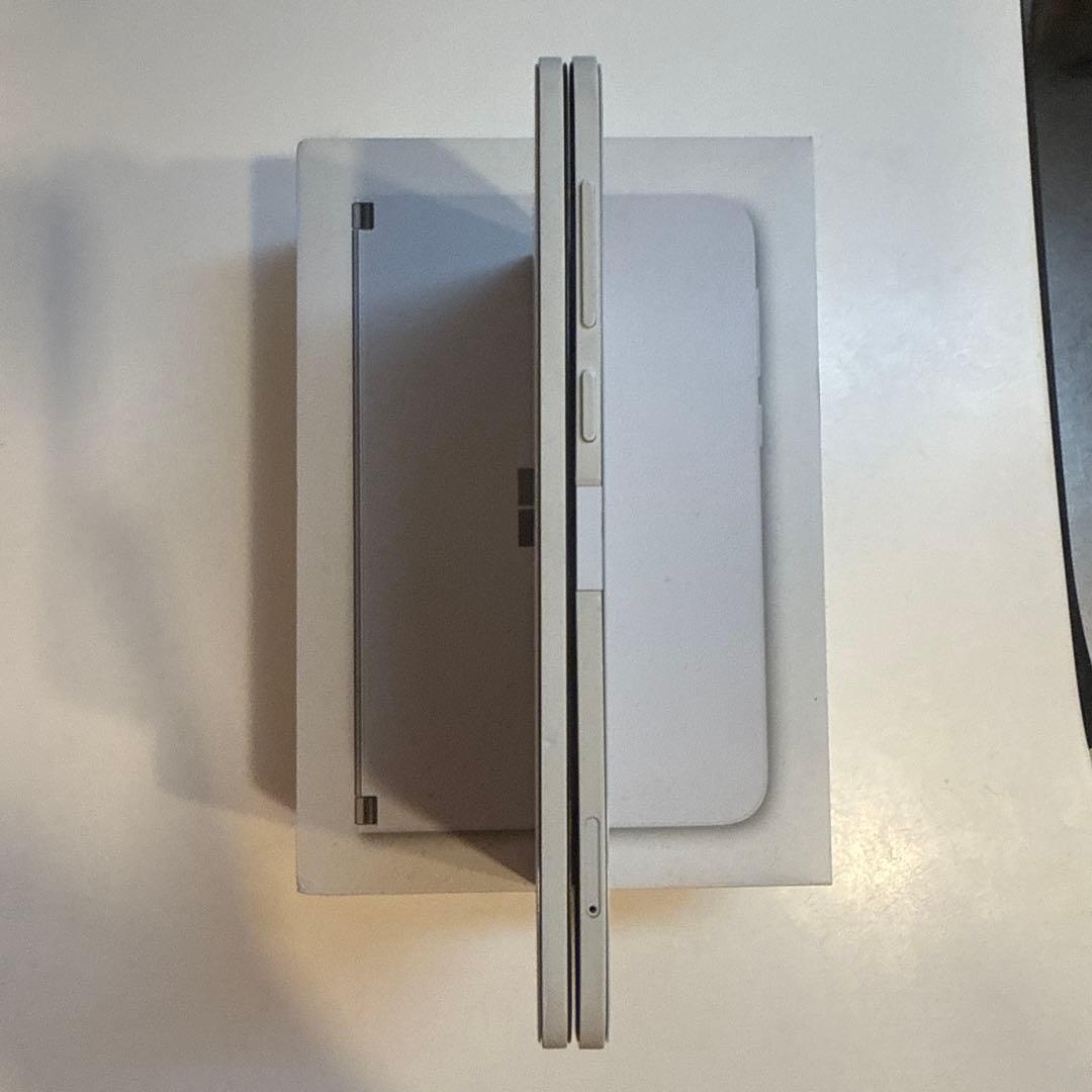 【動作品・美品】Microsoft Surface Duo 本体