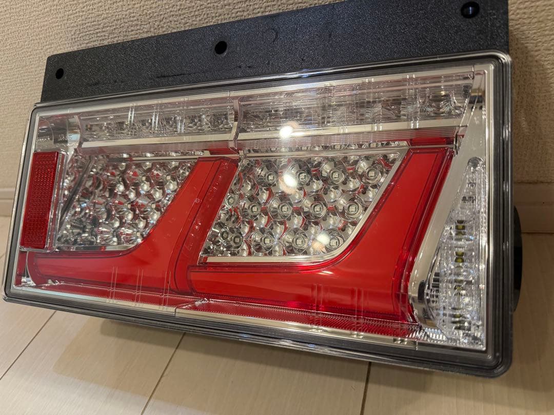 小糸 LEDRCL-24R2RR/24L2RR左右　多少お値引きオッケーです！