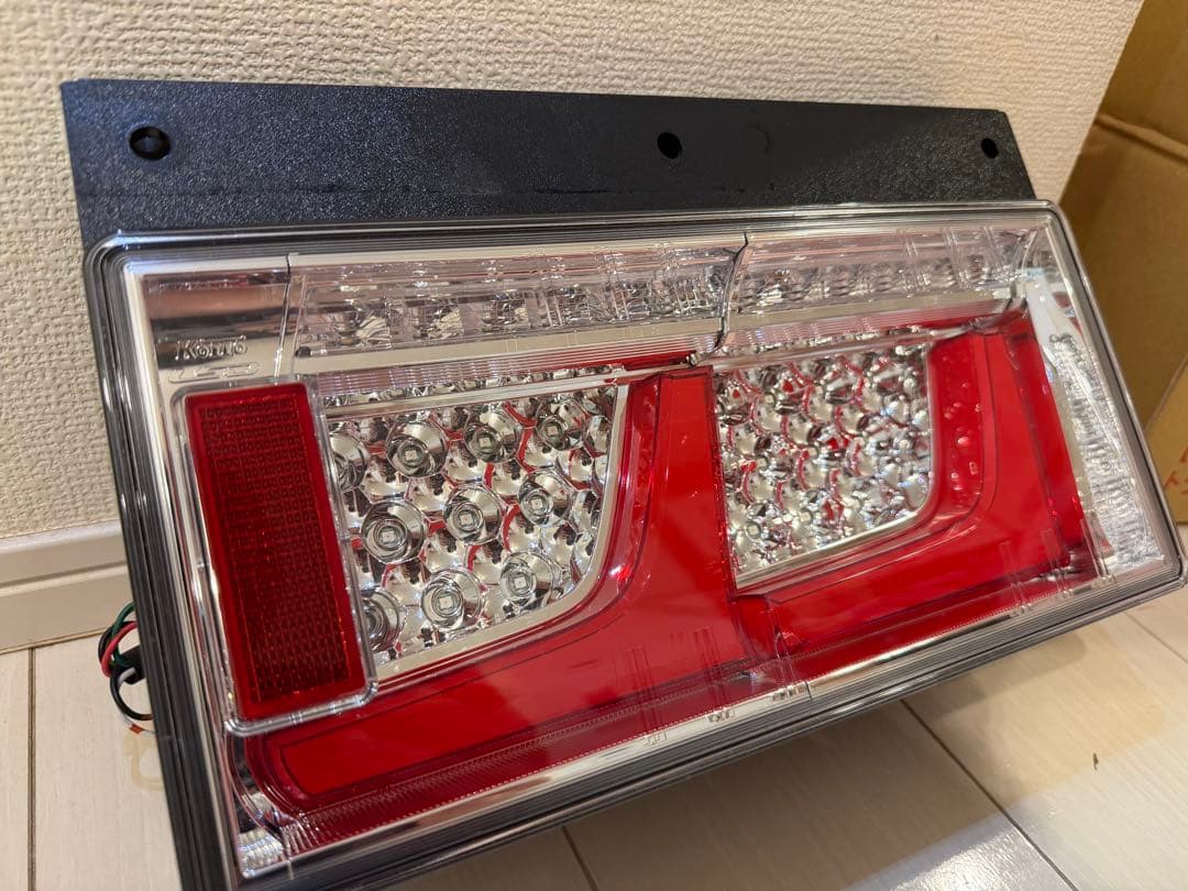 小糸 LEDRCL-24R2RR/24L2RR左右　多少お値引きオッケーです！