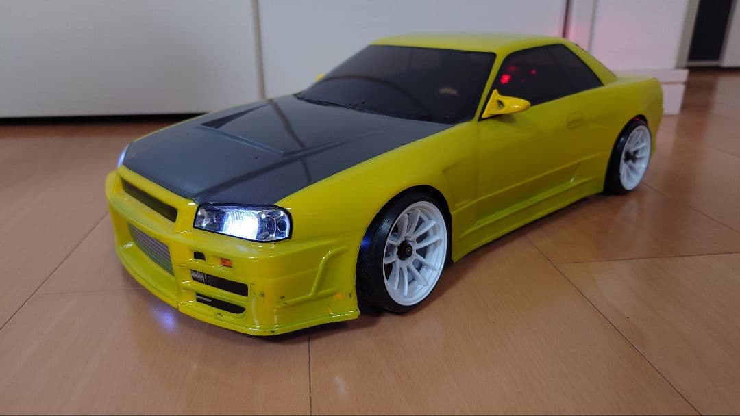トシヨコモ324RボディLED付き