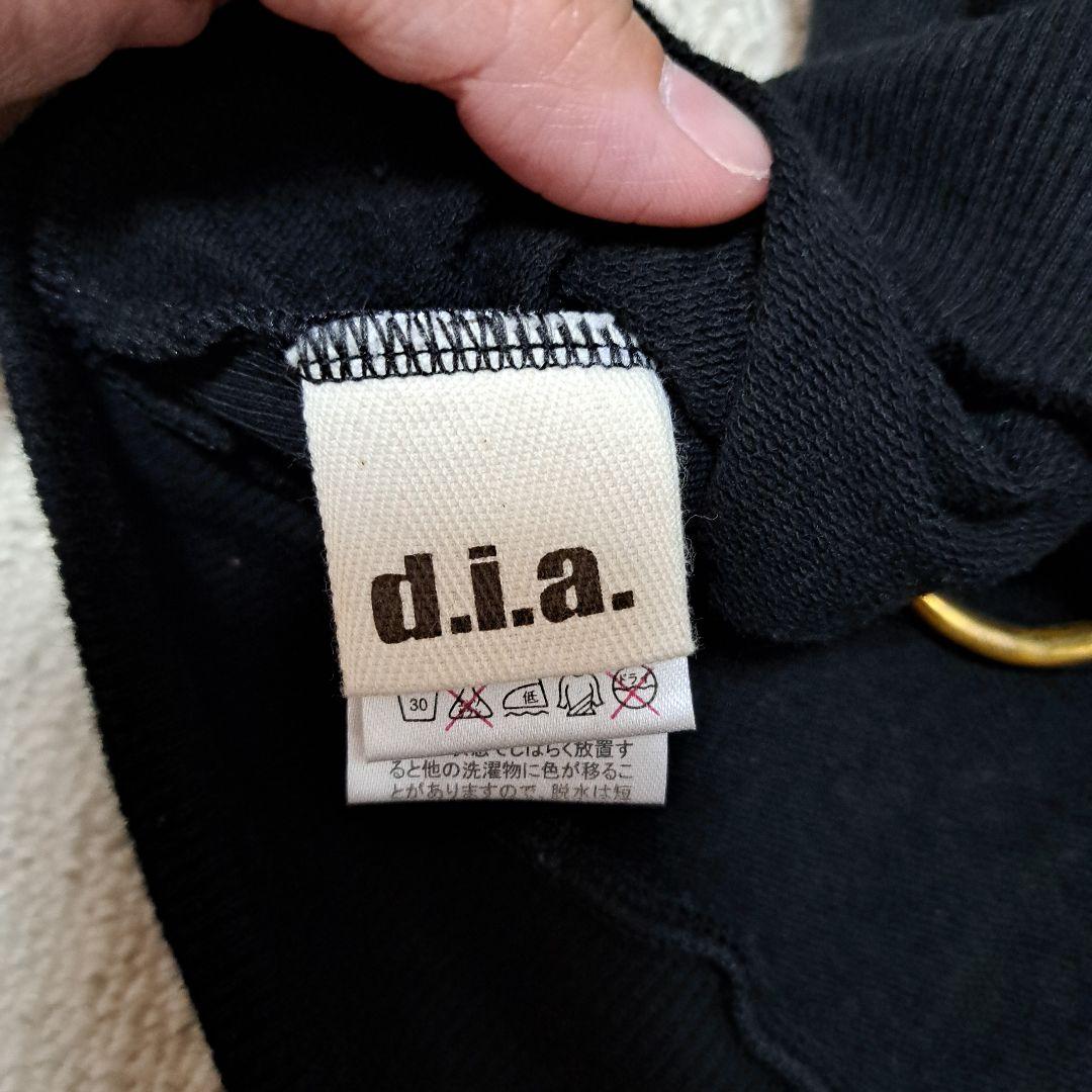 d.i.a.トップス