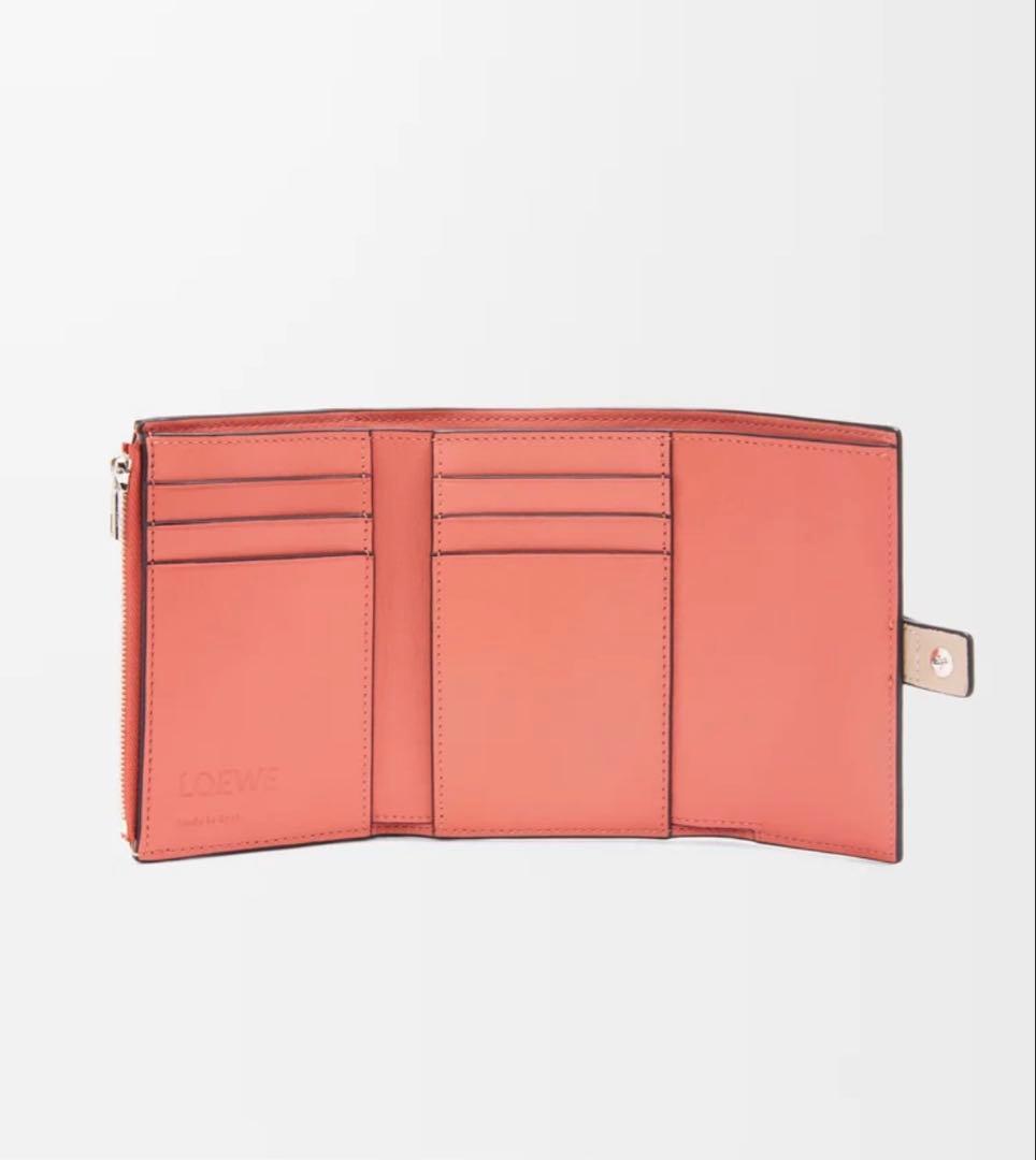 【2日間限定大特価】LOEWE 三つ折り財布 ベージュとオレンジ