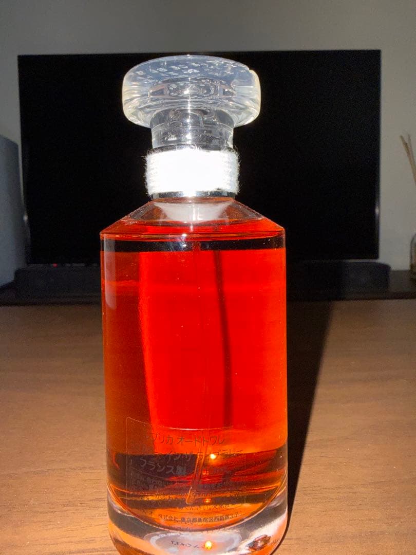 美品 メゾンマルジェラ レプリカ ウィスパーインザライブラリー 100ml