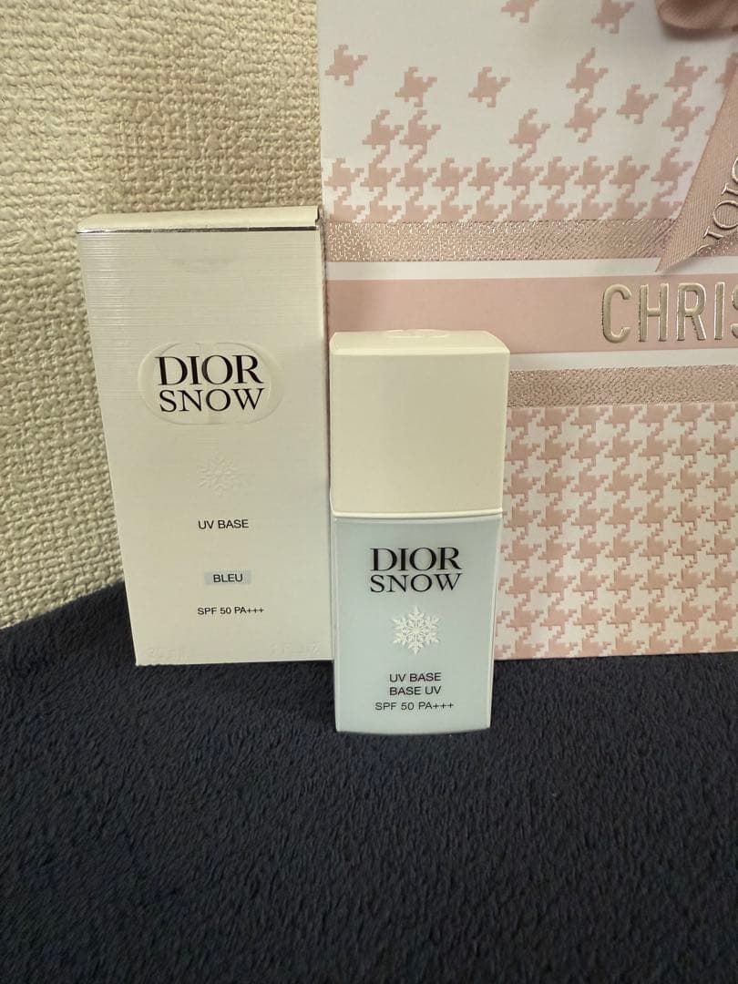 新品　ディオールスノー　UVベース　ブルー　30ml SPF50/PA＋＋＋