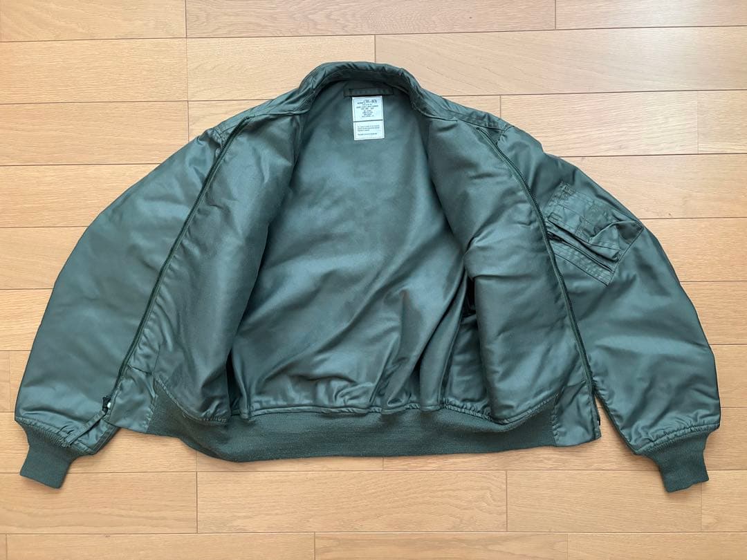 美品 バキバキのミントコンディション 米軍実物 CWU-36/P サイズM